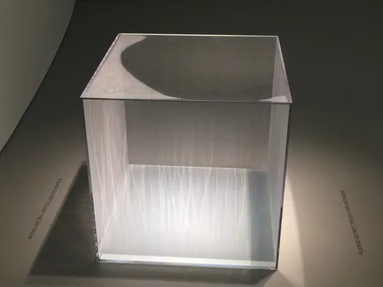 Hans Haacke – Condensation Cube